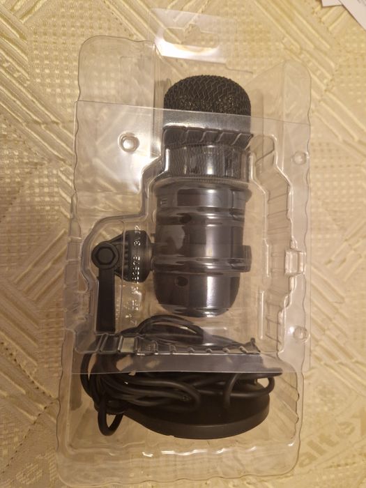 Vând microfon HyperX SoloCast USB