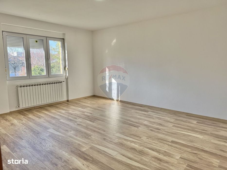 Casă / Vilă cu 6 camere de închiriat în zona Iosia
