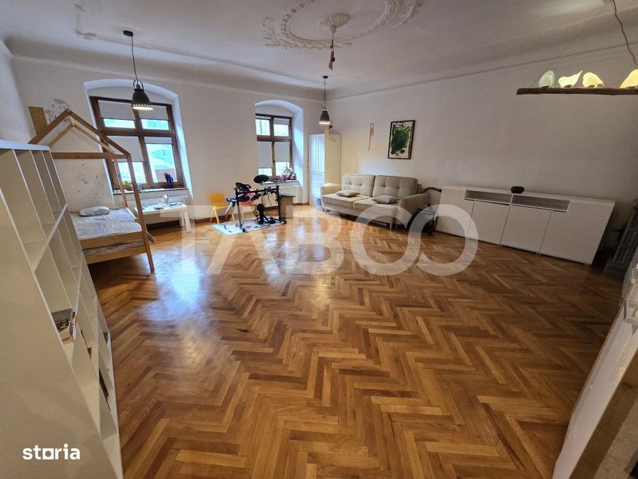 Apartament decomandat de vanzare cu pivnita in Centrul Istoric Sibiu — fotografia 2