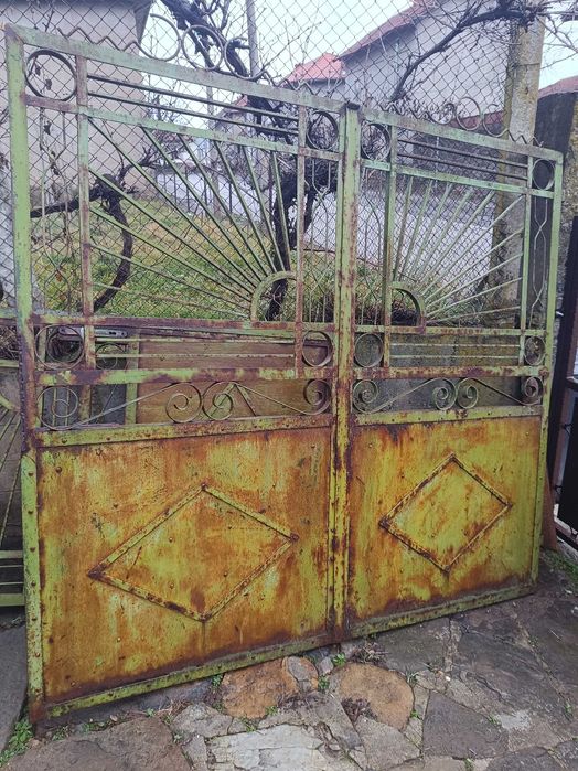 Масивна Порта 180/200 и Ограда 15 м.