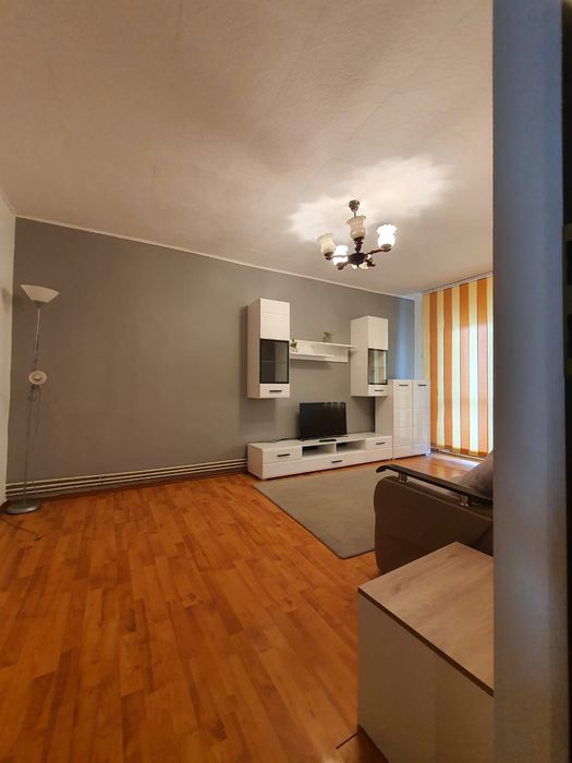 Chirie 4 camere. Vitrometan