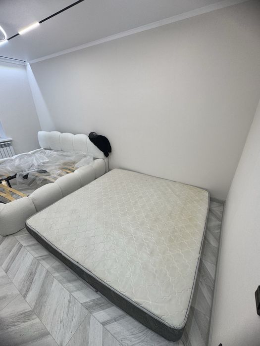 Продам матрас 200 x 200