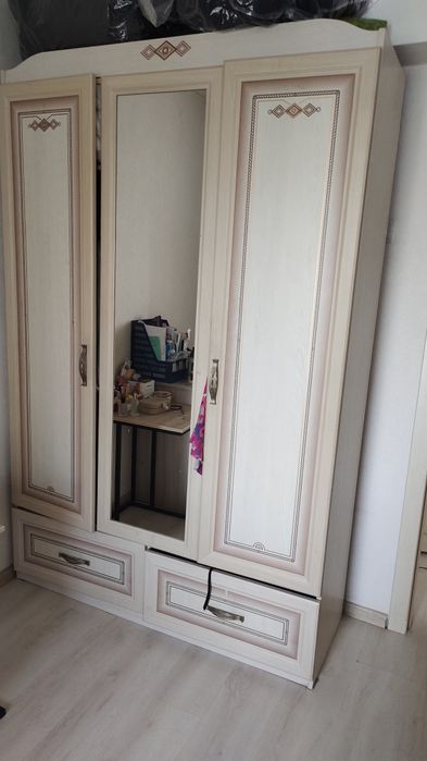 Продам шкаф недорого