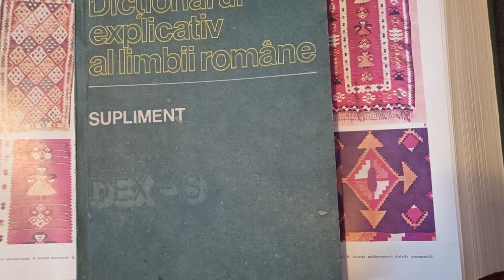 DEX  + supliment  ,1040 pagini +200, stare bună