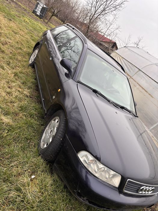 Audi a 4 b5, 1.8 benzina(dezmebrez sau vând)