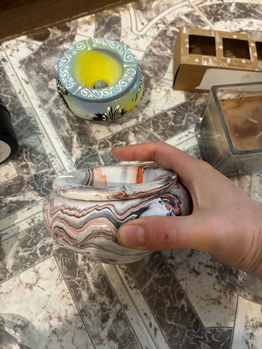 Свещи, свещници, пепелници