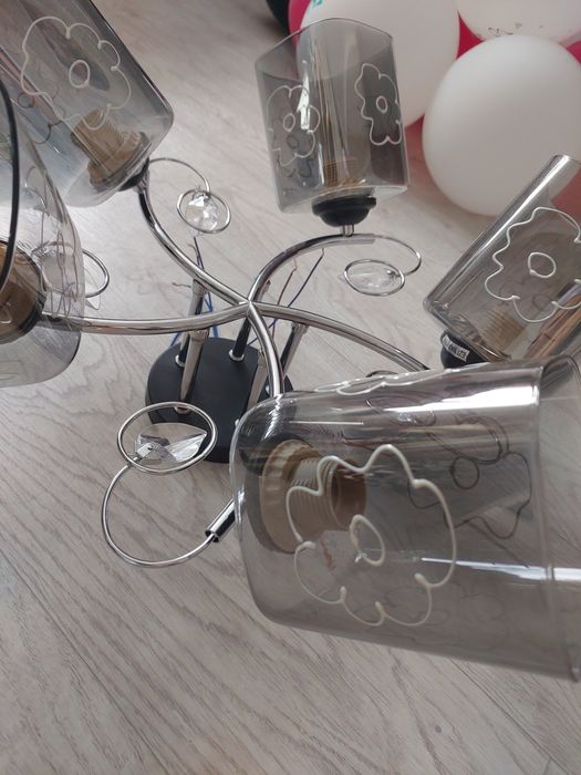 Продам люстру новую