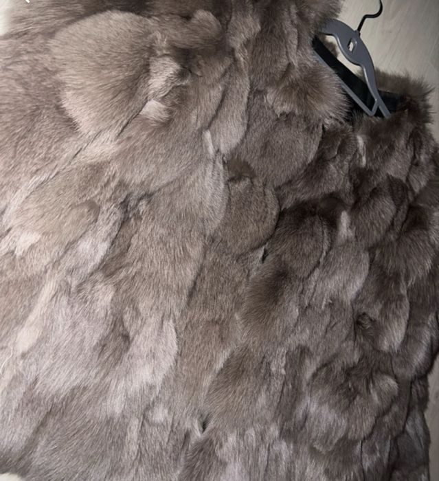 Blana naturala din piele de vulpe argintie