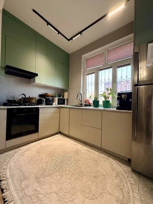 Караташь 4/4/5 не торец Площадь 95 рядом Беньков