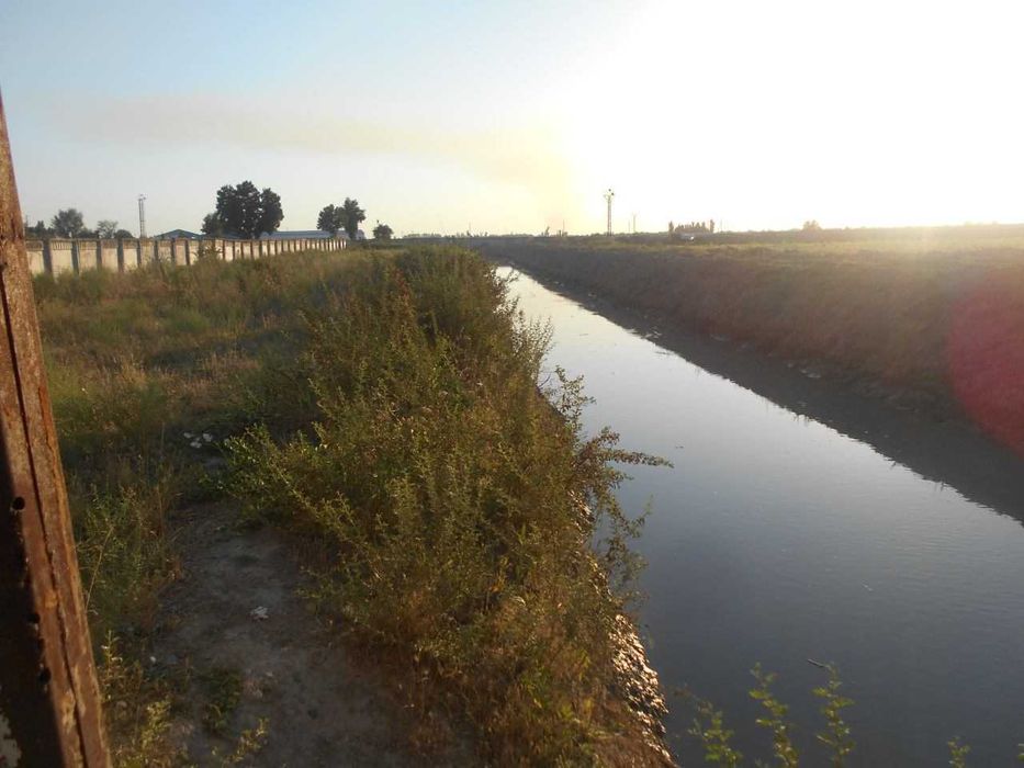 Уй сотилади Тош вил Куйи Чирчик тумани Дустобод  63 сотка