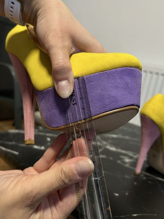 Pantofi cu platforma si toc