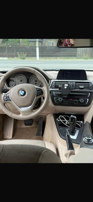 Mașina BMW 2013 in stare bună