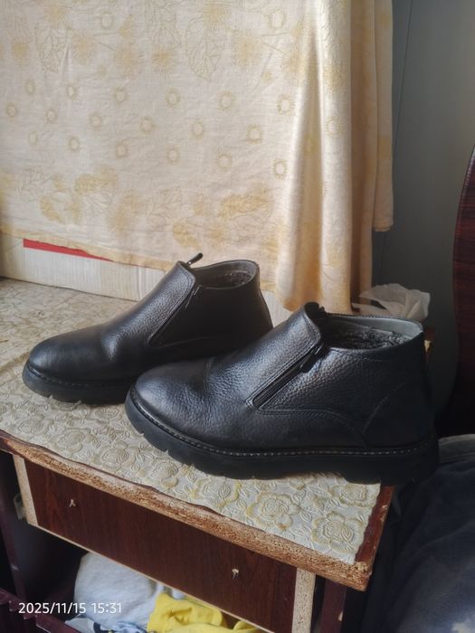 Qishki oyoq kiyim etik