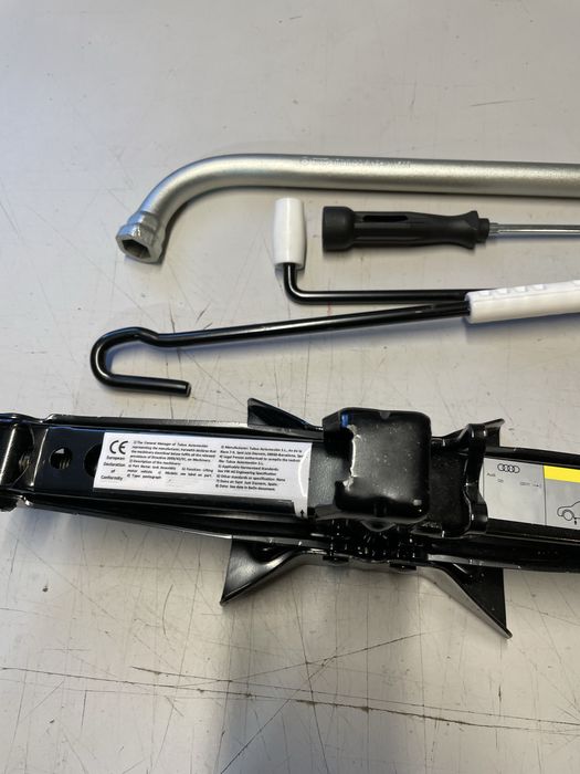 Cric original audi Q3 2011-2018