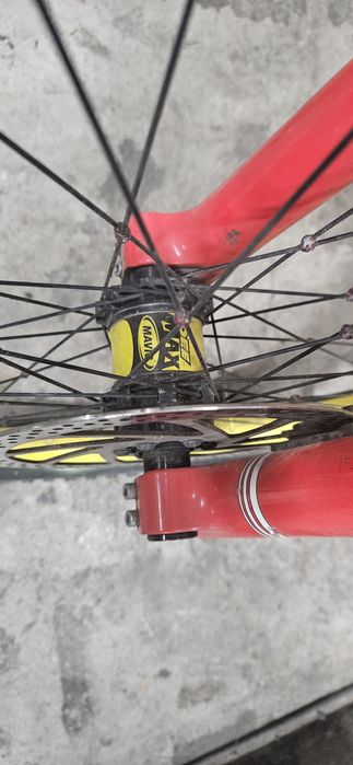 Продавам колело 26 "за скоци Downhill