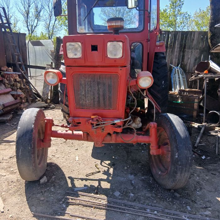 Set complet pentru argricultori (tractor ,plug si met de erbicidat)