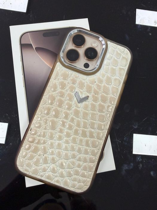 Vând iPhone 16 Pro Max 512 GB