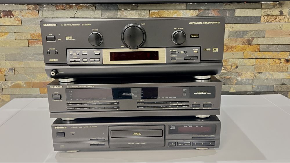 Vand linie Technics impecabila,telecomanda functionala inclusă.