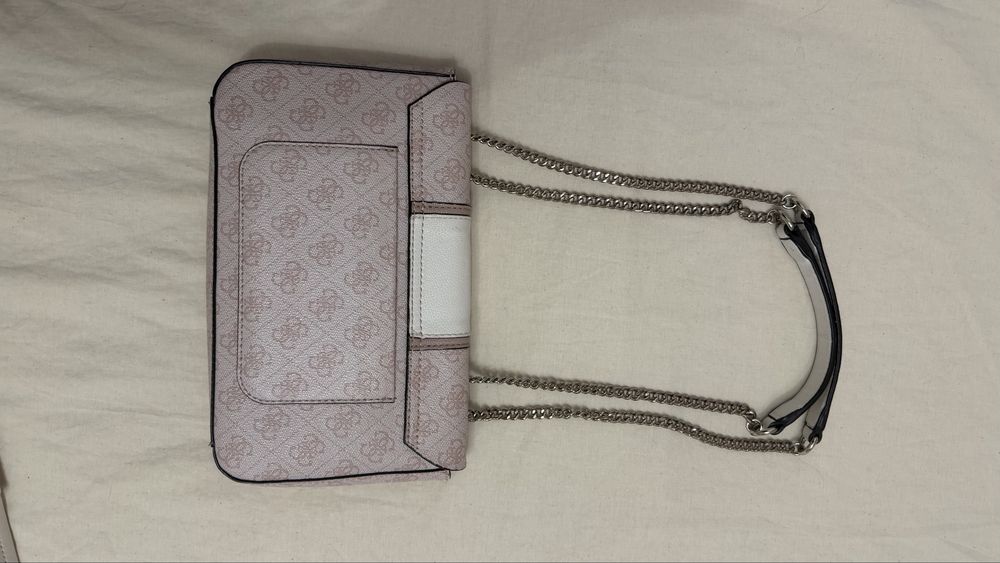 Дамска чанта GUESS оригинална