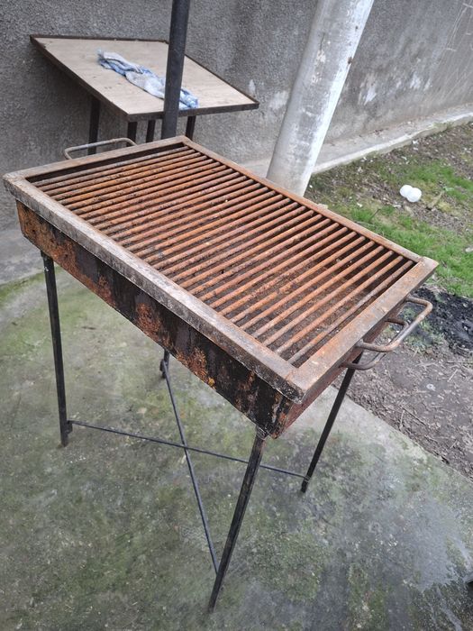 Gratar din fier de vanzare