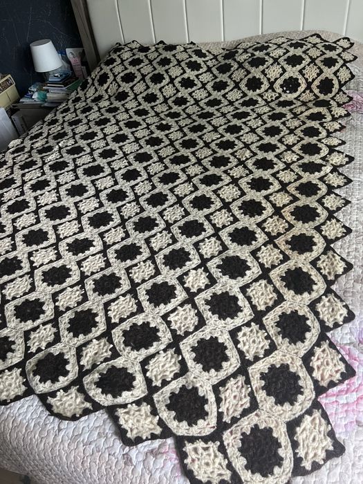 Покривки за легло / кувертюри плетени на една кука