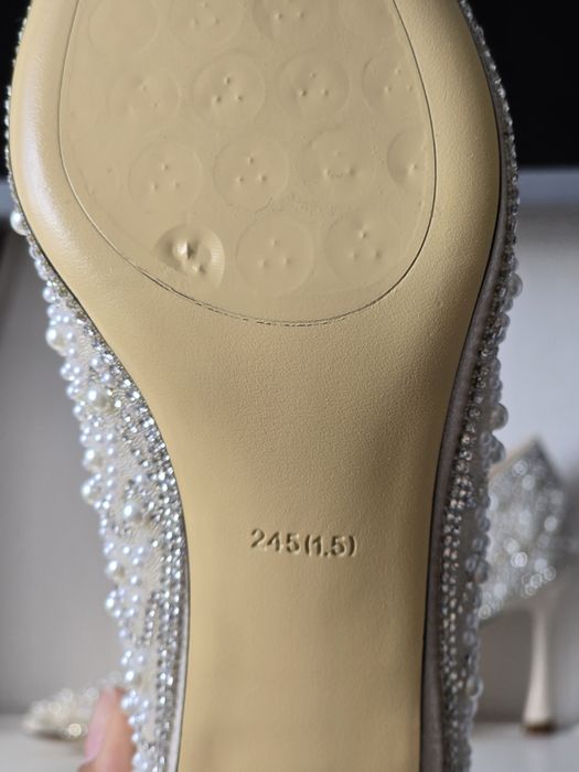 СРОЧНО каблуки на 38й размер