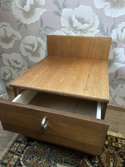 Продам деревенную тумбочку