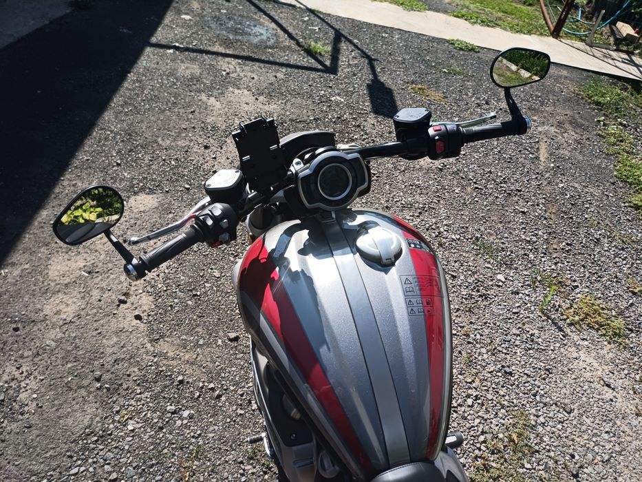 Motocicletă Triumph rocket 3R, dotări top