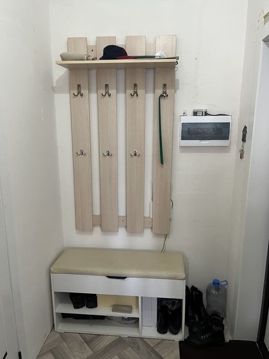 Тумба с вешалкой в прихожую