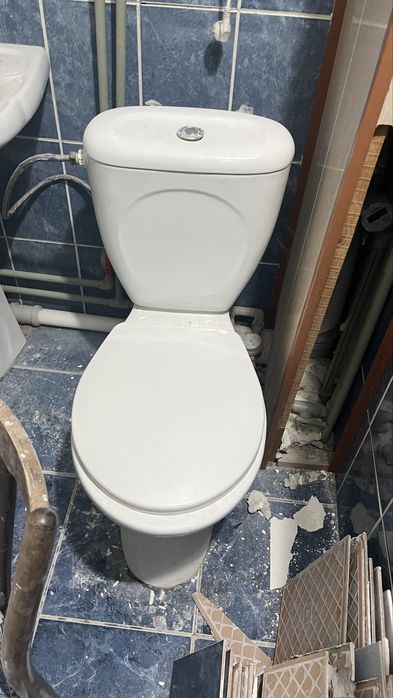 Унитаз продам срочно