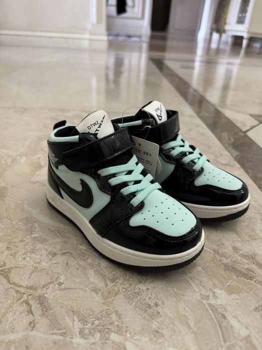 Кроссовки детские