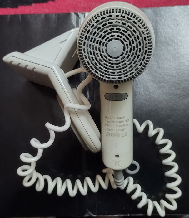 Vând uscător de păr profesional"by ALISEO"