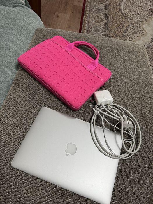 Продам Apple MacBook Air 13-inch Early 2015г
