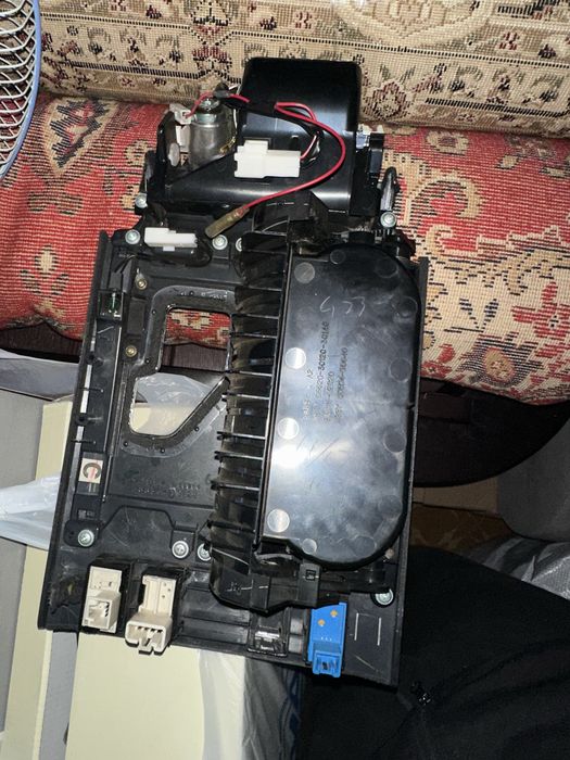 Консоль Toyota Crown