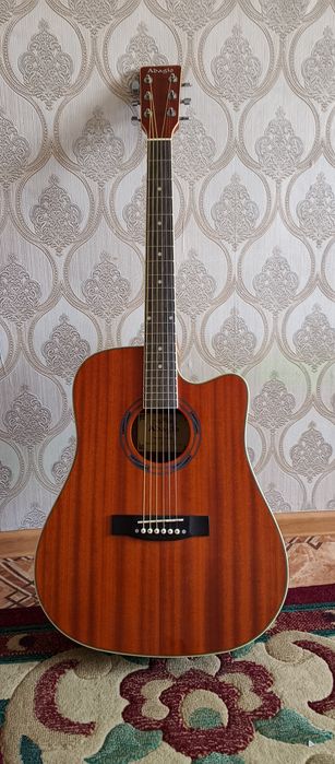 Гитара аккустика !!!