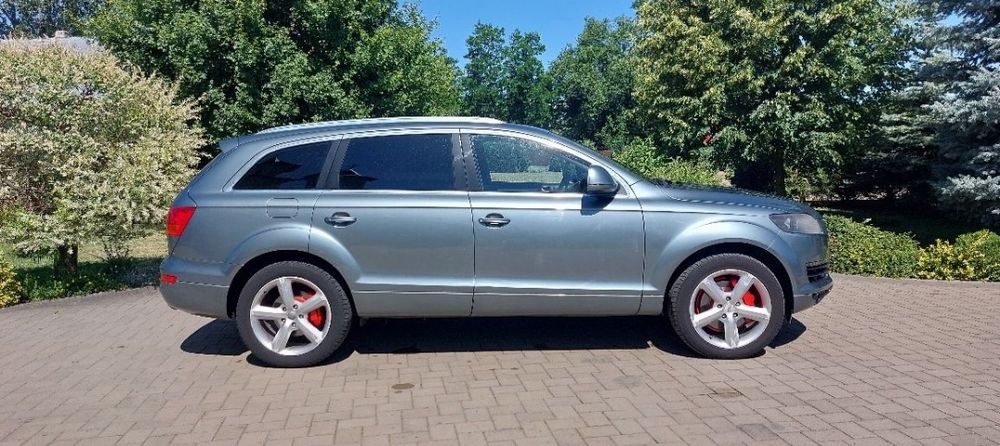 Audi Q7 din 2009 motor 3.0 V6 Volan pe dreapta Anglia