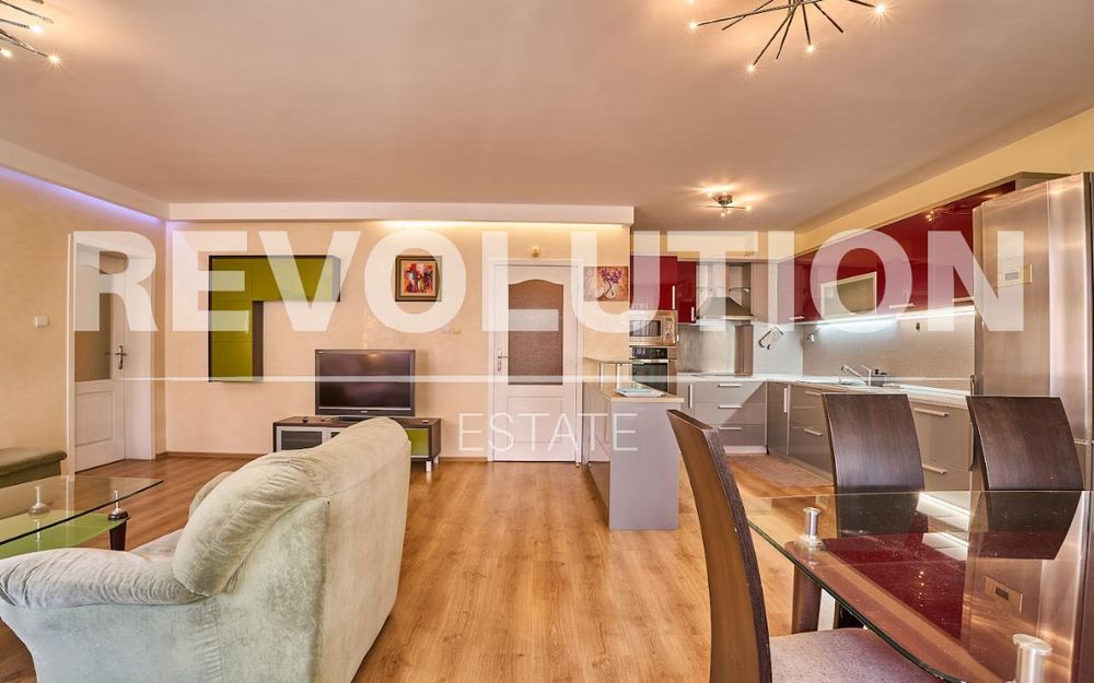 Дава се под наем Четиристаен апартамент в Пловдив, Кършияка - 145 кв.м за 700 € - Снимка #3