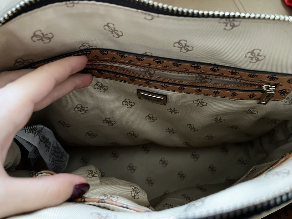 Дамска чанта Guess