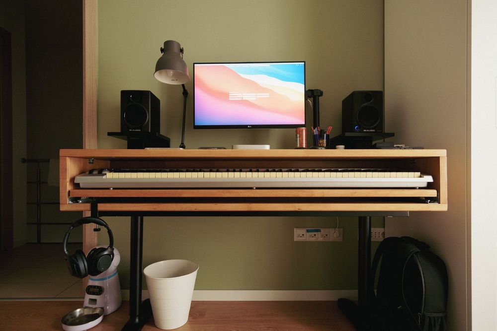 Birou lemn fag, pentru PC și clape, 1454 x 600 mm