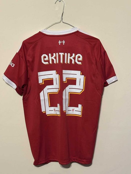 Тениска на Liverpool FC с Ekitike и баджове на Шампионска Лига - НОВА!