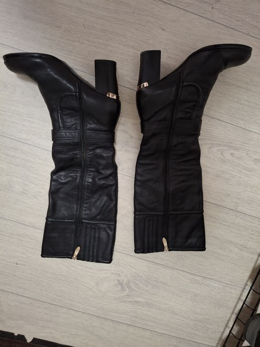 Продам женские сапоги