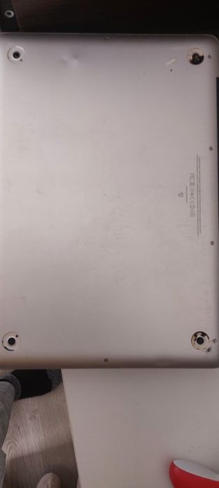 MacBook  старый.