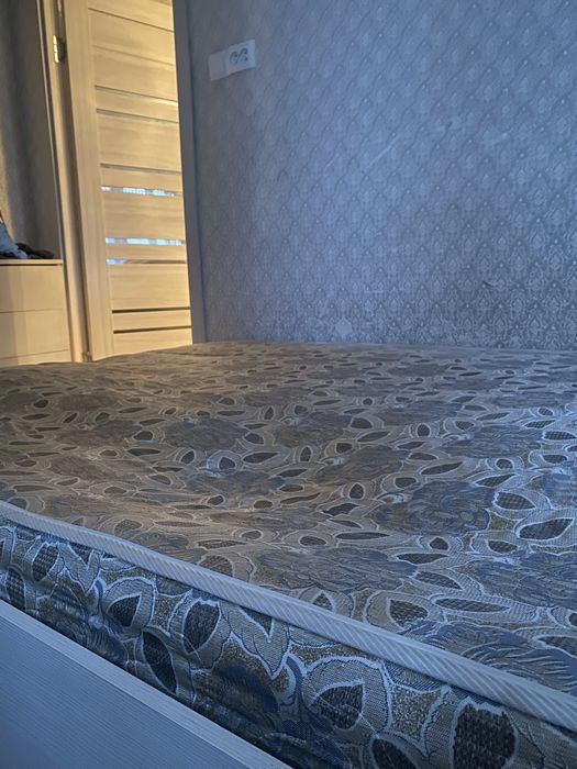 Продаётся кровать полуторная