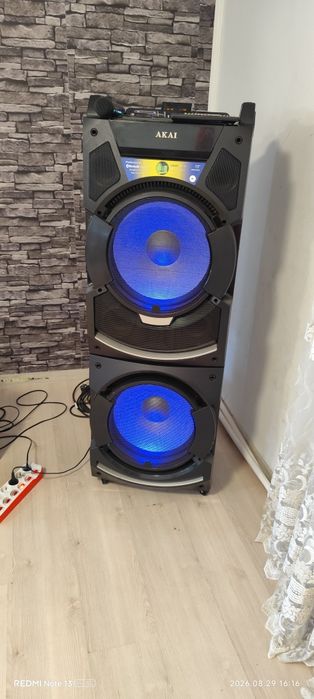 Vând boxă akai  foarte puțin folosită