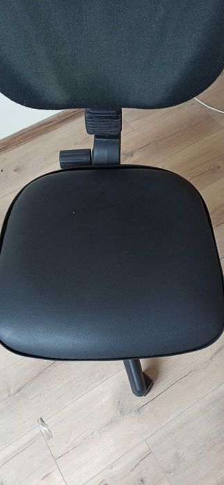 Офис стол. Текстил и кожа