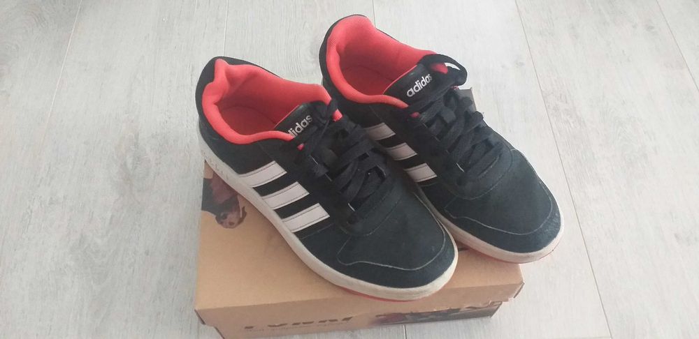 Оригинални маратонки Адидас  размер 40 -50лв
