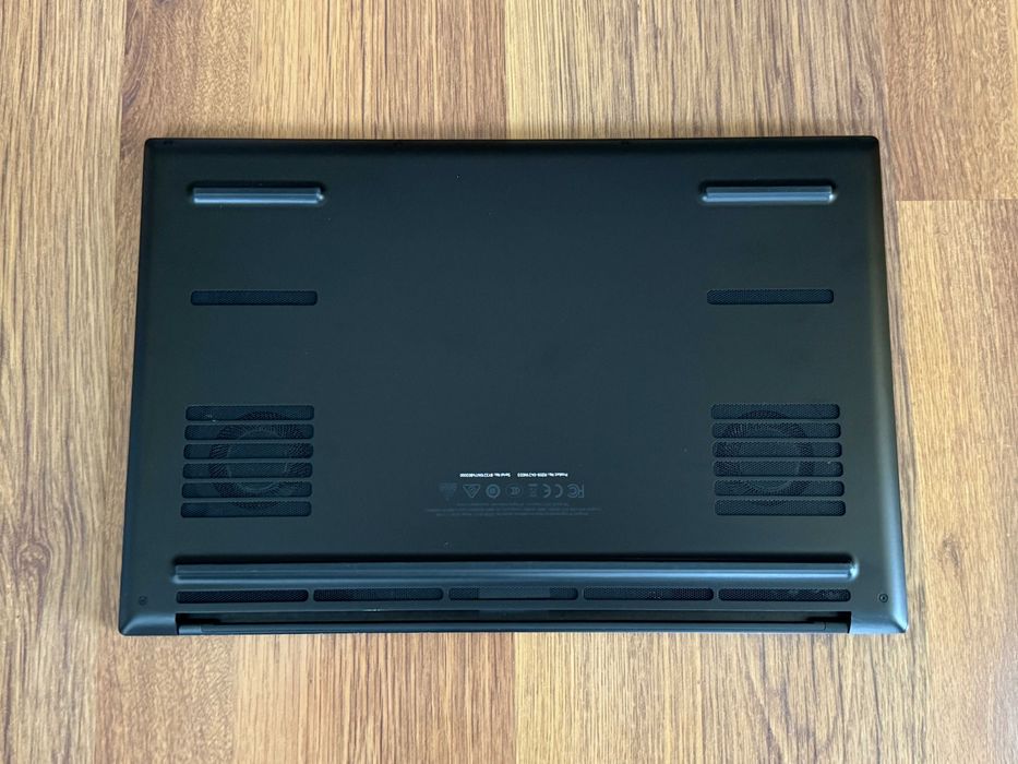 15.6' 2.5K 240Hz i7-13800H Razer Blade 32GB DDR5/1TB NVMe/Nvidia RTX 4070 8GB/Бат. 6ч