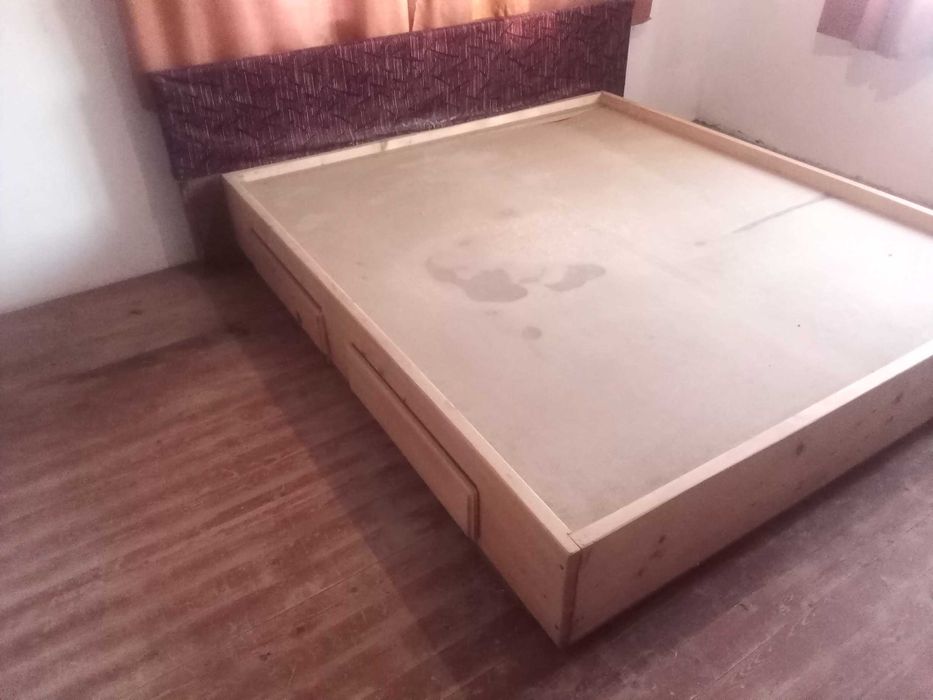 Спалня от масивно дърво