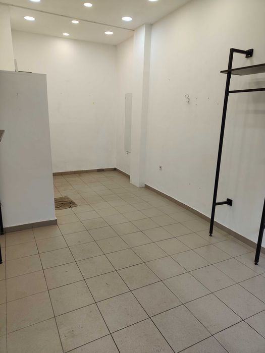 Дава се под наем Магазин в София, Център - 24 кв.м за 598.23 € - Снимка #1