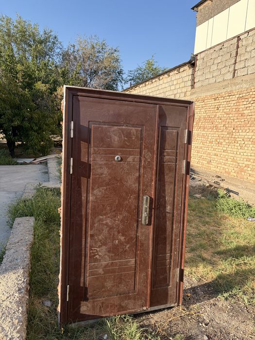 Продаю подержанные двери — качественные и по низкой цене.